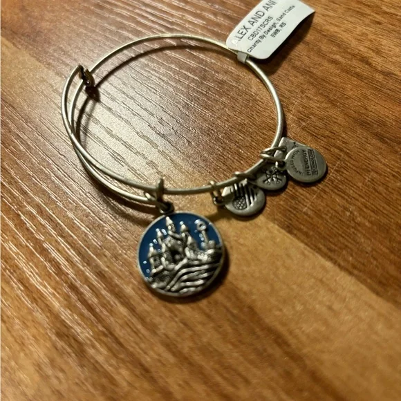 2017 Alex & Ani Sand castle bracelet BNWT - Picture 4 of 4